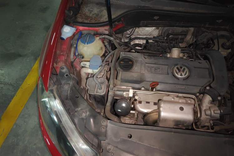 Used Volkswagen Golf 2012 1.4 TSI Automatic Comfort Edition Engine Bay Right