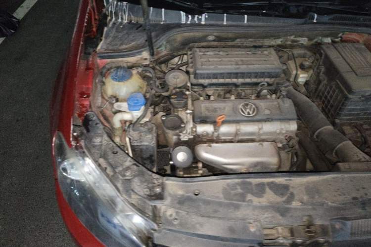 Used Volkswagen Golf 2012 1.6 Manual Comfort Edition Engine Bay Right