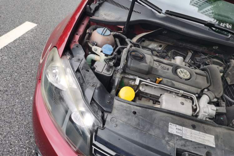 Used Volkswagen Golf 2012 1.4TSI Automatic Luxury Edition Engine Bay Right