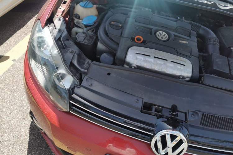 Used Volkswagen Golf 2012 1.4TSI Comfort Convertible Edition Engine Bay Right