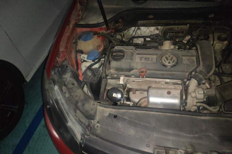 Used Volkswagen Golf 2012 1.4 TSI Automatic Comfort Edition Engine Bay Right