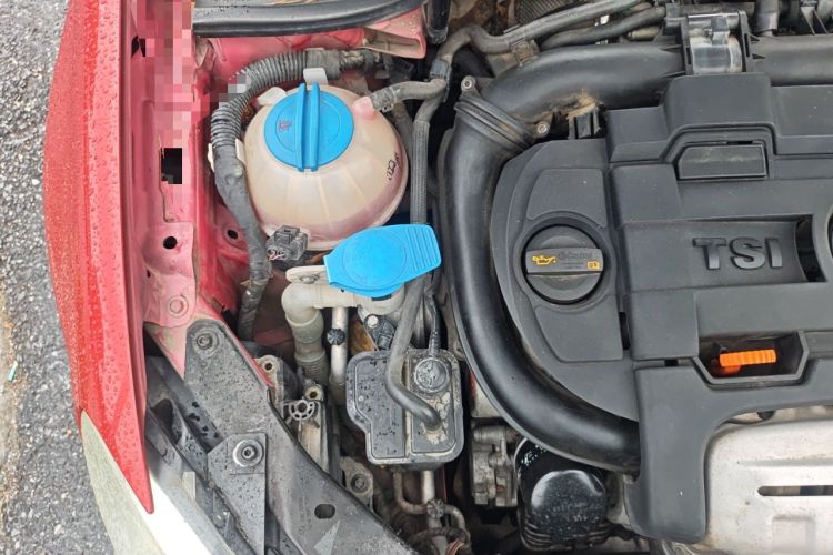 Used Volkswagen Golf 2012 1.4TSI Luxury Convertible Edition Engine Bay Right