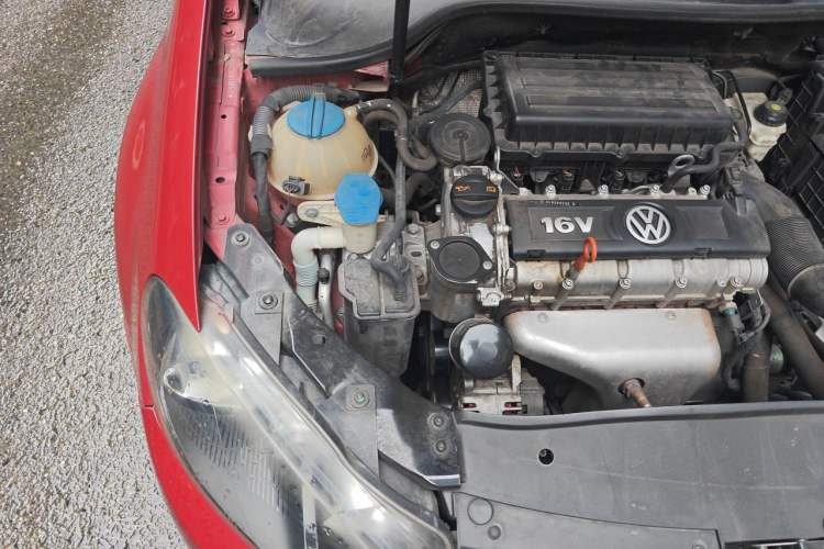 Used Volkswagen Golf 2012 1.6 Manual Comfort Edition Engine Bay Right