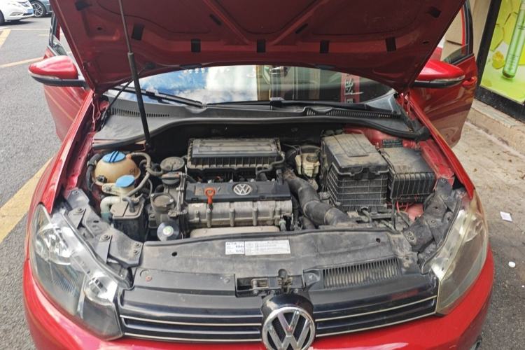Used Volkswagen Golf 2012 1.6 Manual Comfort Edition Engine Bay