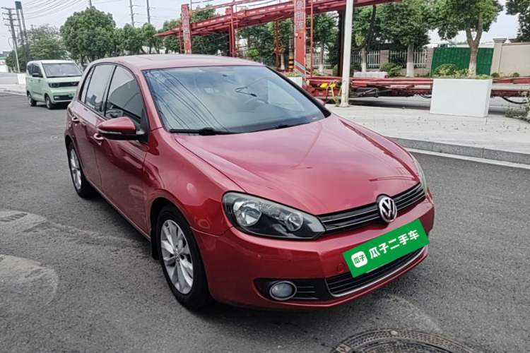 Used Volkswagen Golf 2012 1.6L Automatic Comfort Model Front Right 45 Deg
