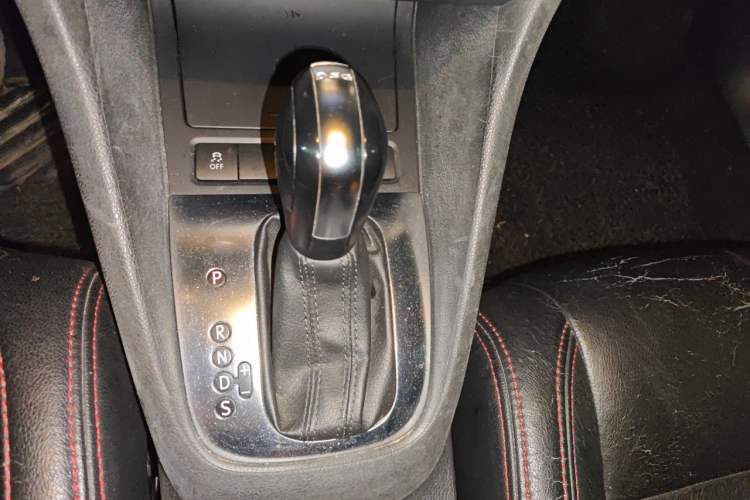Used Volkswagen Golf 2012 1.4 TSI Automatic Comfort Edition Gear Lever