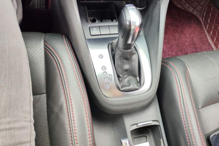 Used Volkswagen Golf 2012 1.4 TSI Automatic Comfort Edition Gear Lever