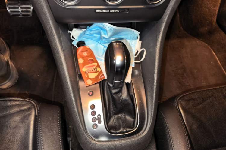 Used Volkswagen Golf 2012 1.4TSI Luxury Convertible Edition Gear Lever