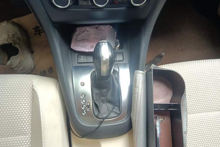 Used Volkswagen Golf 2012 1.4 TSI Automatic Comfort Edition Gear Lever