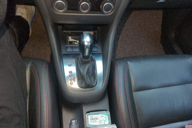 Used Volkswagen Golf 2012 1.6L Automatic Comfort Model Gear Lever