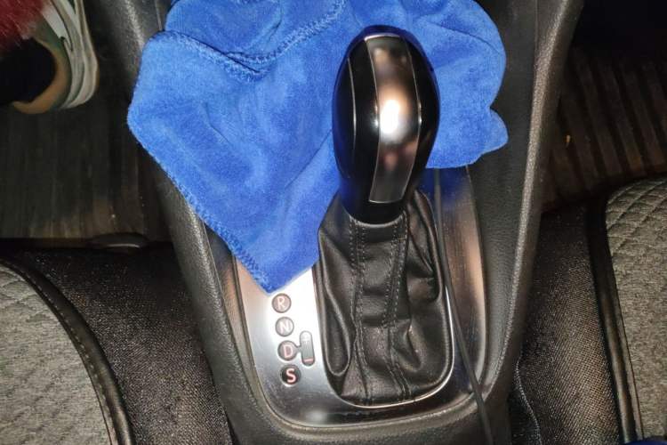 Used Volkswagen Golf 2012 1.6L Automatic Comfort Model Gear Lever