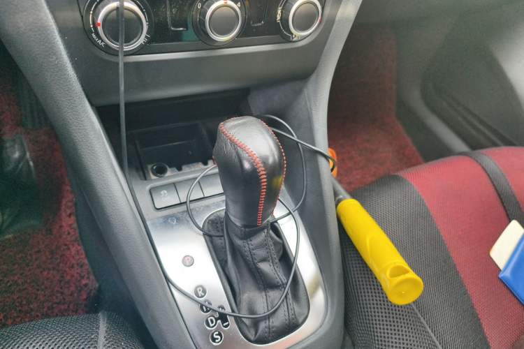 Used Volkswagen Golf 2012 1.6L Automatic Comfort Model Gear Lever