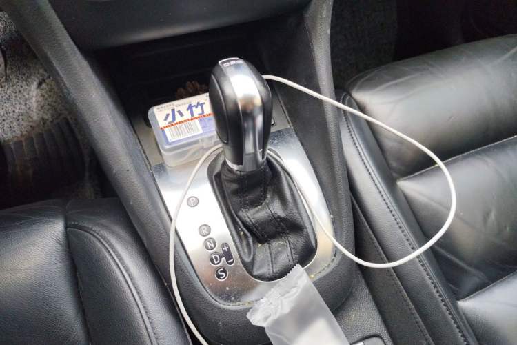 Used Volkswagen Golf 2012 1.4 TSI Automatic Comfort Edition Gear Lever