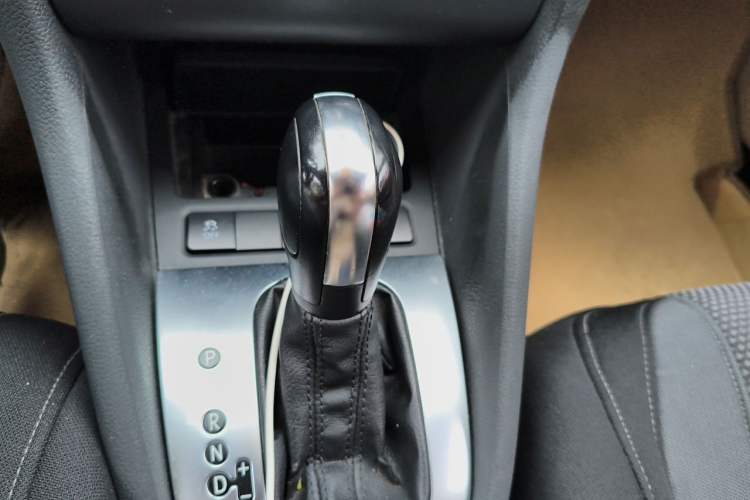 Used Volkswagen Golf 2012 1.6L Automatic Comfort Model Gear Lever