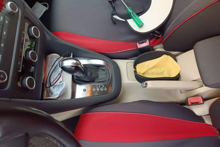 Used Volkswagen Golf 2012 1.6L Automatic Comfort Model Gear Lever