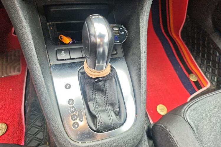 Used Volkswagen Golf 2012 1.4TSI Luxury Convertible Edition Gear Lever