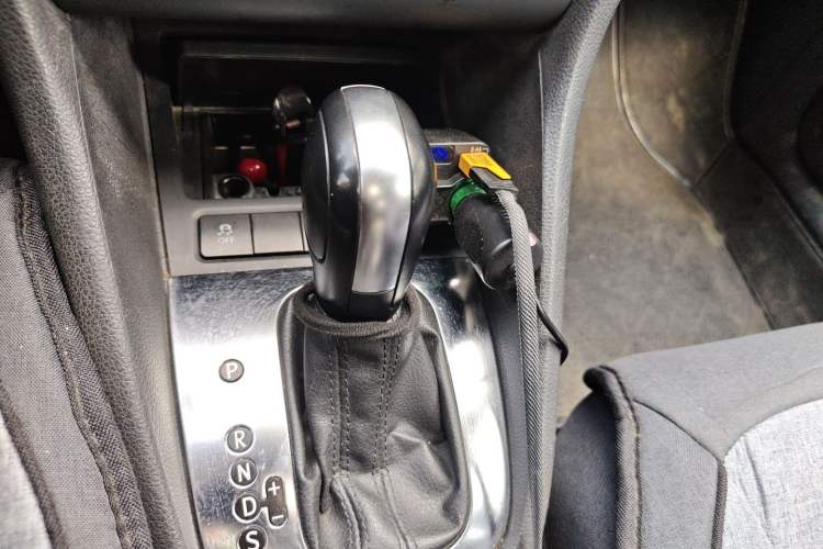 Used Volkswagen Golf 2012 1.6L Automatic Fashion Model Gear Lever