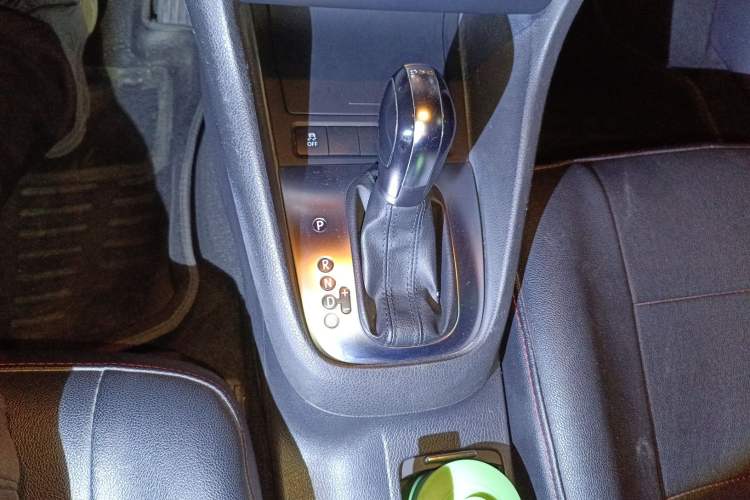 Used Volkswagen Golf 2012 1.4 TSI Automatic Comfort Edition Gear Lever