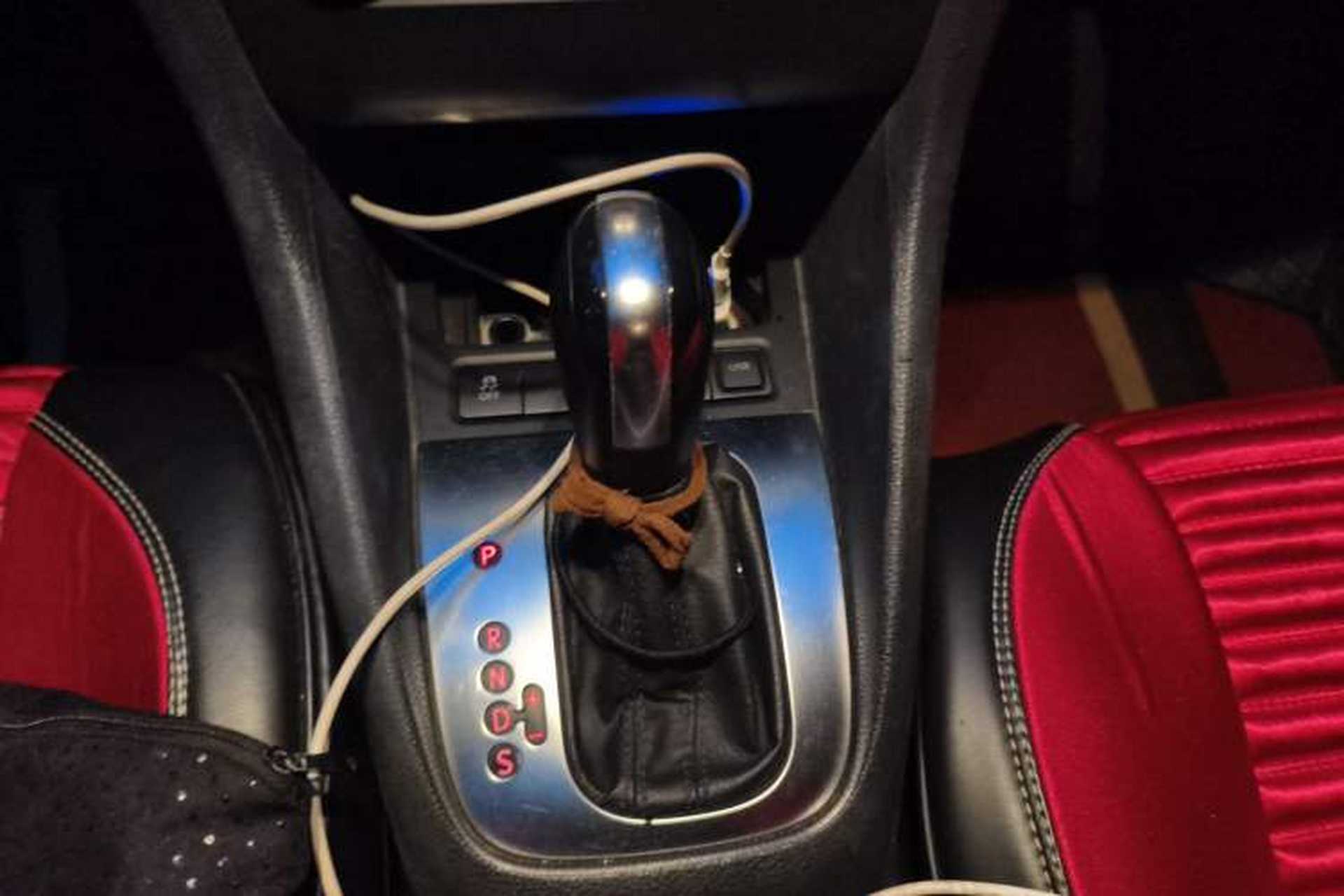 Used Volkswagen Golf 2012 1.6 Automatic Luxury Edition Gear Lever