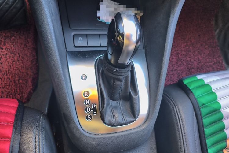 Used Volkswagen Golf 2012 1.6L Automatic Comfort Model Gear Lever