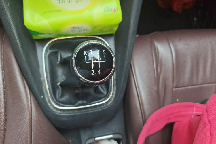 Used Volkswagen Golf 2012 1.6 Manual Comfort Edition Gear Lever