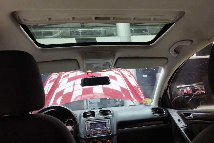 Used Volkswagen Golf 2012 1.6L Automatic Comfort Model Headliner