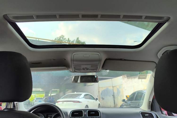 Used Volkswagen Golf 2012 1.6 Manual Comfort Edition Headliner