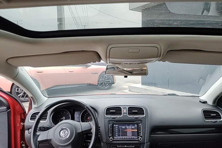 Used Volkswagen Golf 2012 1.6L Automatic Comfort Model Headliner