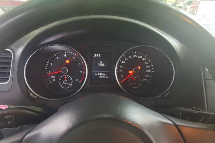 Used Volkswagen Golf 2012 1.6 Manual Comfort Edition Instrument Cluster