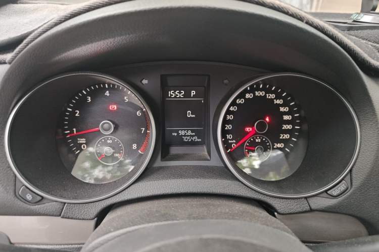 Used Volkswagen Golf 2012 1.6L Automatic Fashion Model Instrument Cluster