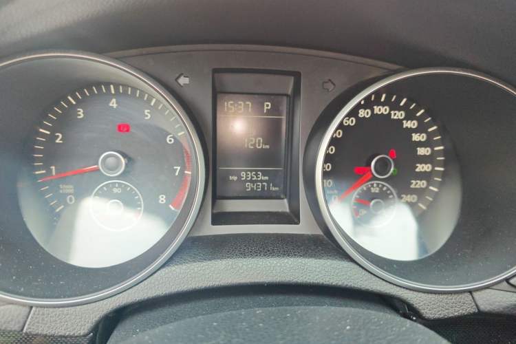 Used Volkswagen Golf 2012 1.4 TSI Automatic Comfort Edition Instrument Cluster
