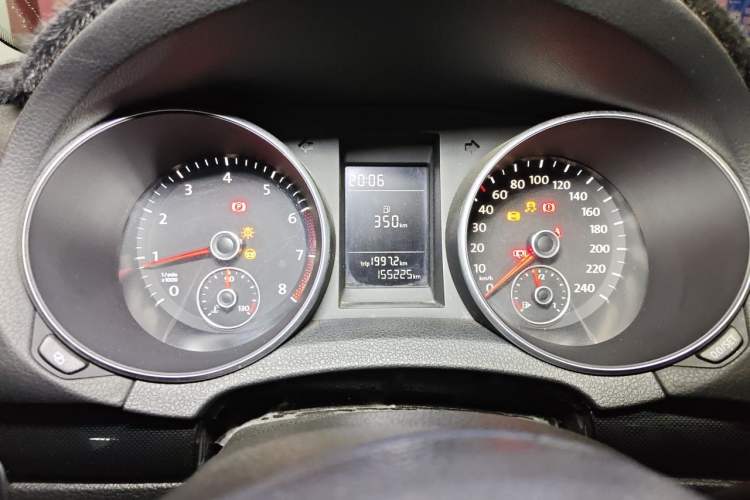 Used Volkswagen Golf 2012 1.6 Manual Comfort Edition Instrument Cluster