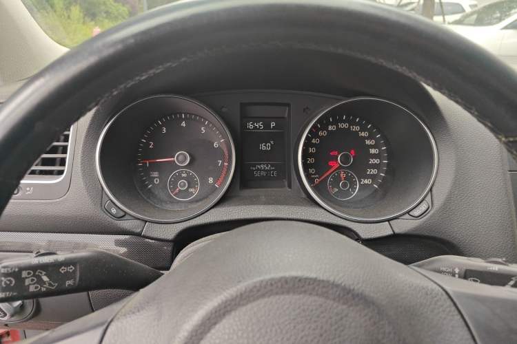 Used Volkswagen Golf 2012 1.6L Automatic Comfort Model Instrument Cluster