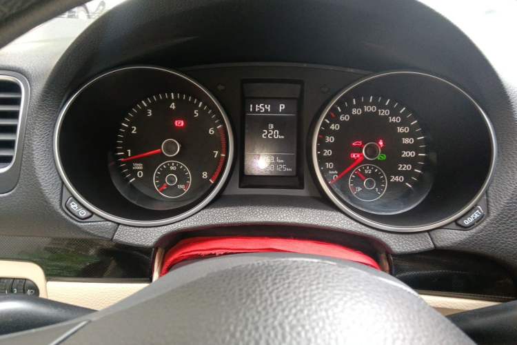 Used Volkswagen Golf 2012 1.4 TSI Automatic Comfort Edition Instrument Cluster