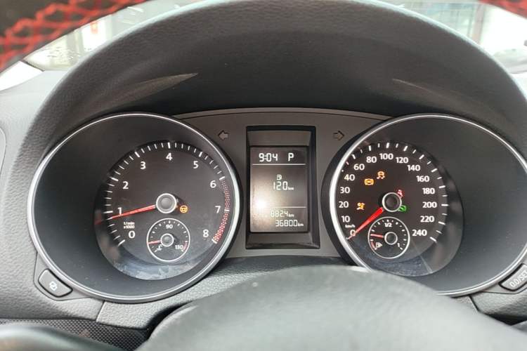 Used Volkswagen Golf 2012 1.6L Automatic Comfort Model Instrument Cluster