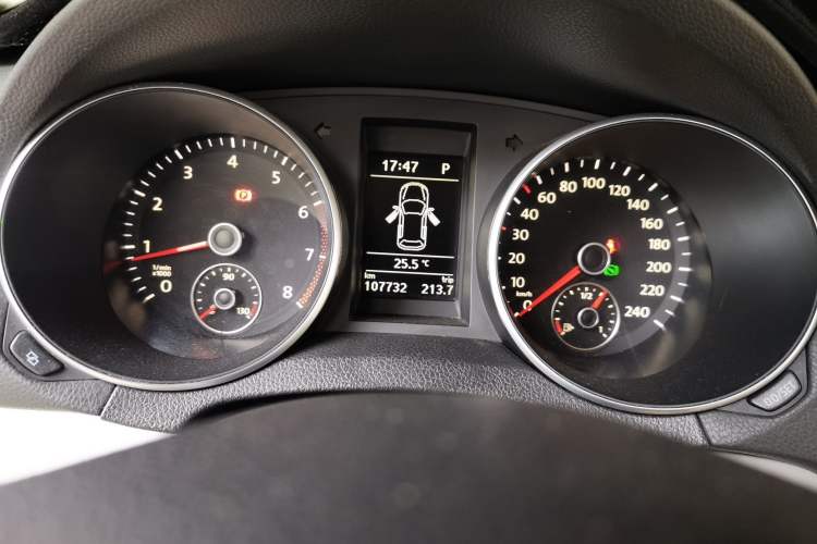 Used Volkswagen Golf 2012 1.4TSI Automatic Luxury Edition Instrument Cluster