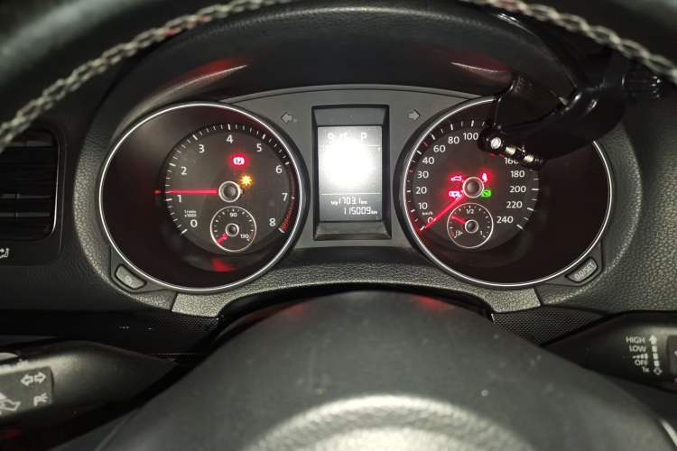 Used Volkswagen Golf 2012 1.4 TSI Automatic Comfort Edition Instrument Cluster