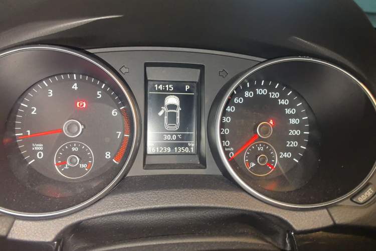 Used Volkswagen Golf 2012 1.4TSI Comfort Convertible Edition Instrument Cluster
