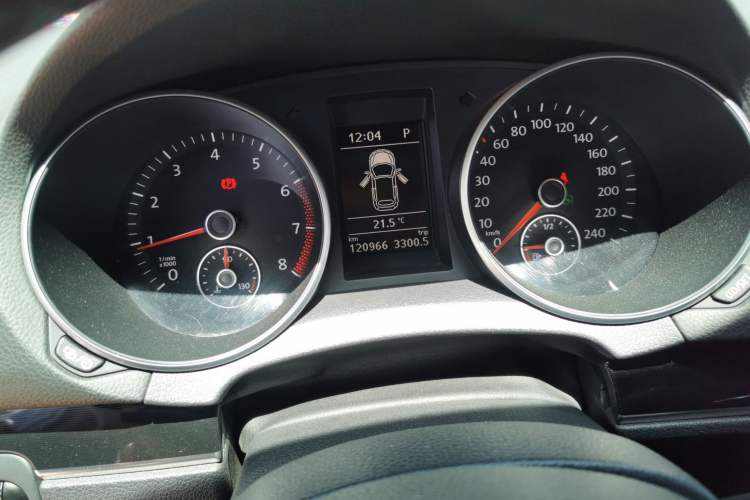 Used Volkswagen Golf 2012 1.4TSI Comfort Convertible Edition Instrument Cluster