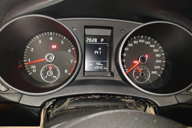 Used Volkswagen Golf 2012 1.4 TSI Automatic Comfort Edition Instrument Cluster
