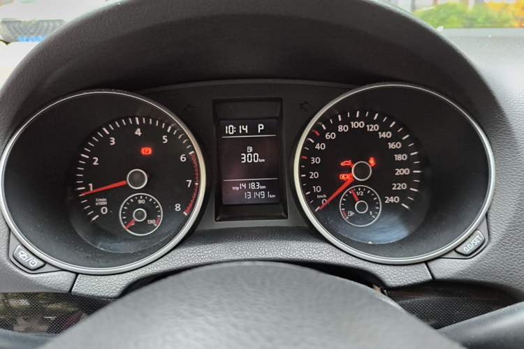 Used Volkswagen Golf 2012 1.6L Automatic Comfort Model Instrument Cluster