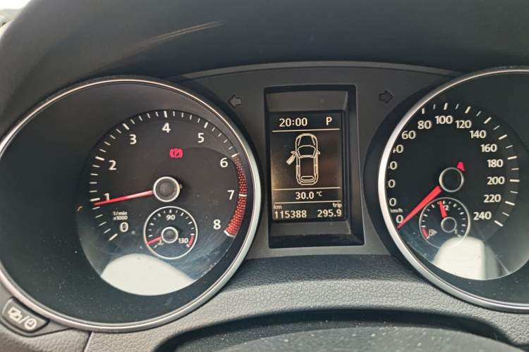 Used Volkswagen Golf 2012 1.4TSI Luxury Convertible Edition Instrument Cluster