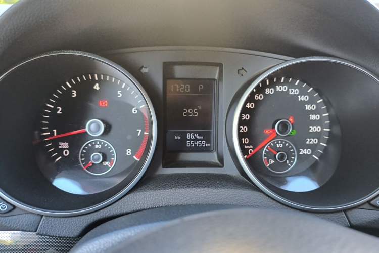 Used Volkswagen Golf 2012 1.6L Automatic Comfort Model Instrument Cluster