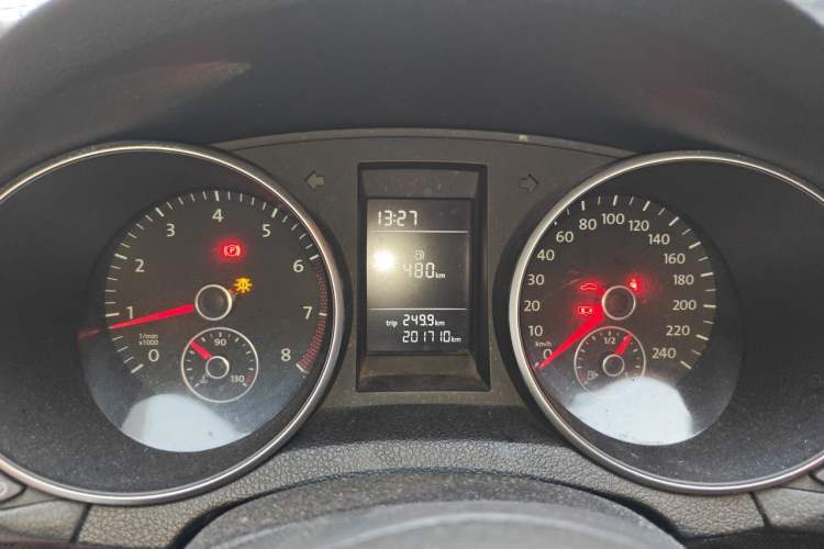 Used Volkswagen Golf 2012 1.6 Manual Comfort Edition Instrument Cluster