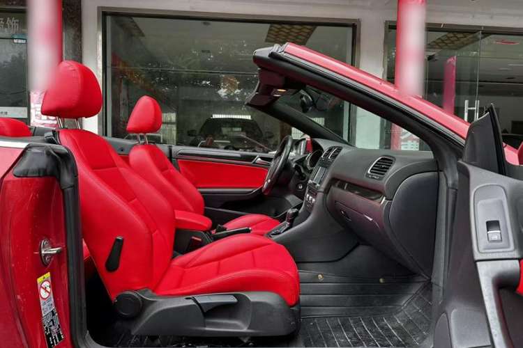 Used Volkswagen Golf 2012 1.4TSI Luxury Convertible Edition Interior 2