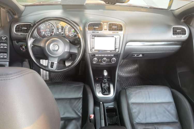 Used Volkswagen Golf 2012 1.4TSI Comfort Convertible Edition Interior 3