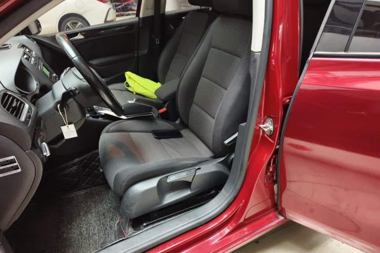 Used Volkswagen Golf 2012 1.6L Automatic Comfort Model Left Front Seat