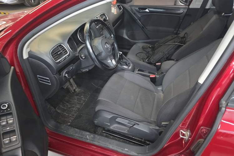 Used Volkswagen Golf 2012 1.6L Automatic Comfort Model Left Front Seat