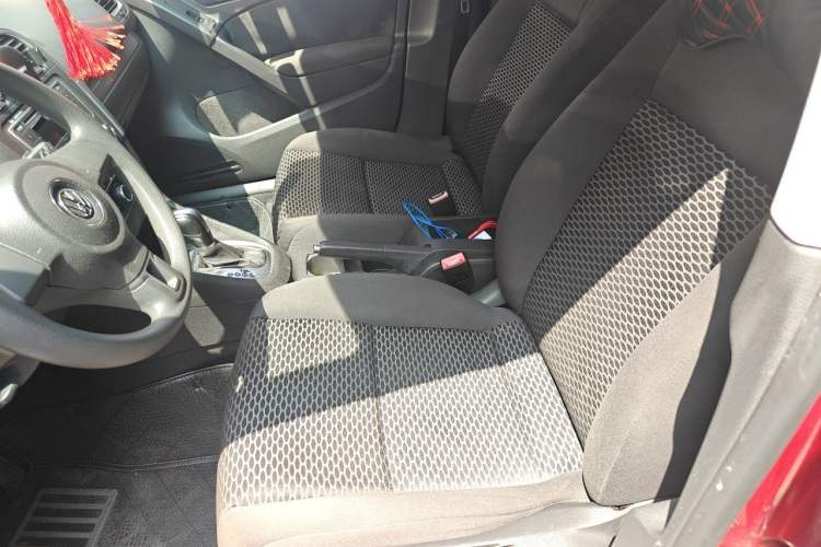 Used Volkswagen Golf 2012 1.6L Automatic Fashion Model Left Front Seat