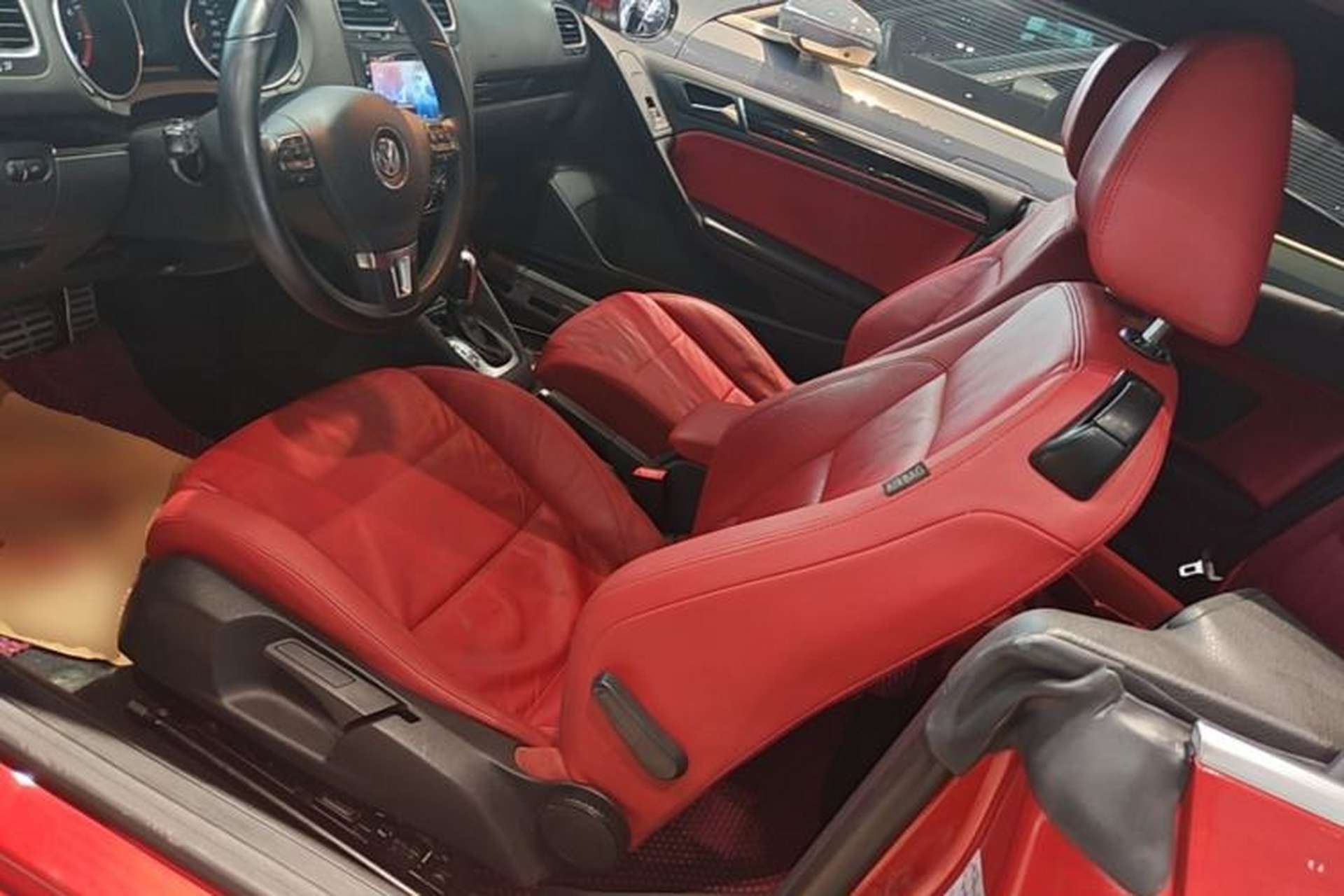 Used Volkswagen Golf 2012 1.4TSI Luxury Convertible Edition Left Front Seat